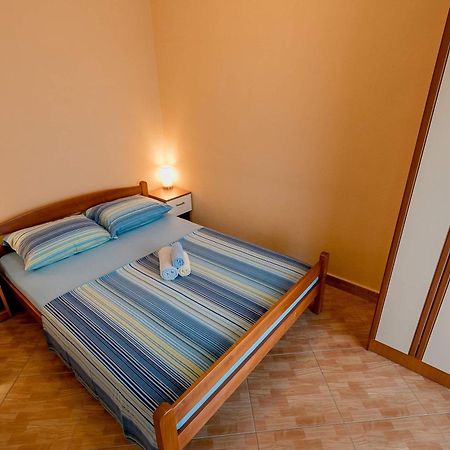 Apartments Gudelj Kamenari Eksteriør bilde
